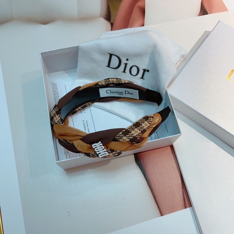 CHRISTIAN DIOR